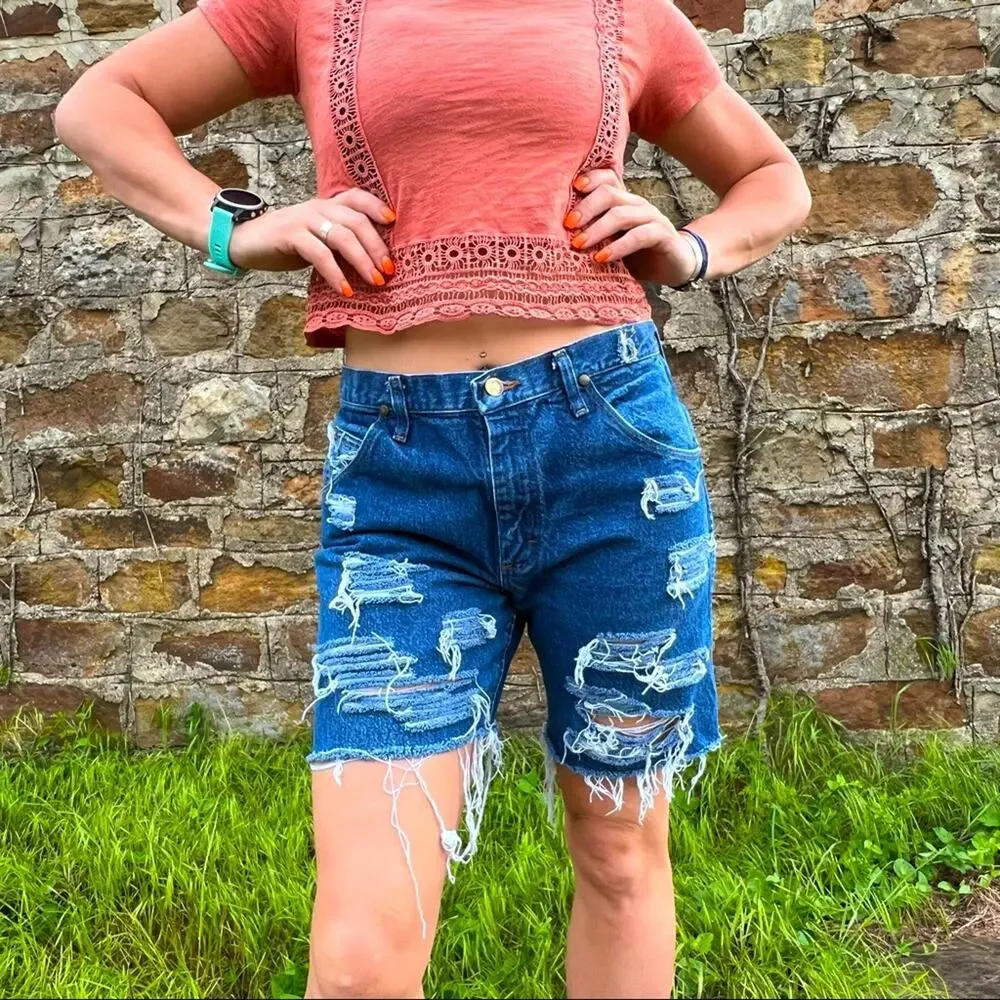 Vintage Wrangler cutoff Jean shorts fray hem distressed festival boho - Picture 1 of 9